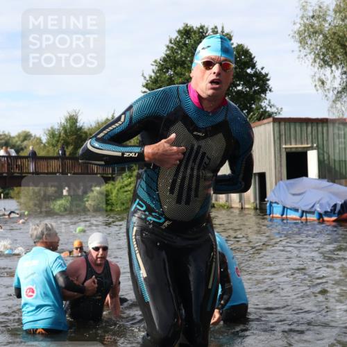 31.08.2025 - Elbe Triathlon Hamburg Luisa Fischer http://msf.ph/oto/8684865 31.08.2025 10:32:00 Schwimmen 1251, 1266, 1299, 1305, 1311, 1338 meine-sportfotos.de