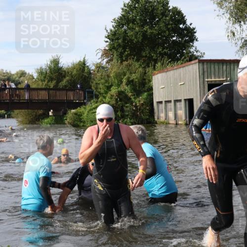 31.08.2025 - Elbe Triathlon Hamburg Luisa Fischer http://msf.ph/oto/8684877 31.08.2025 10:32:02 Schwimmen 1251, 1266, 1299, 1305, 1311 meine-sportfotos.de