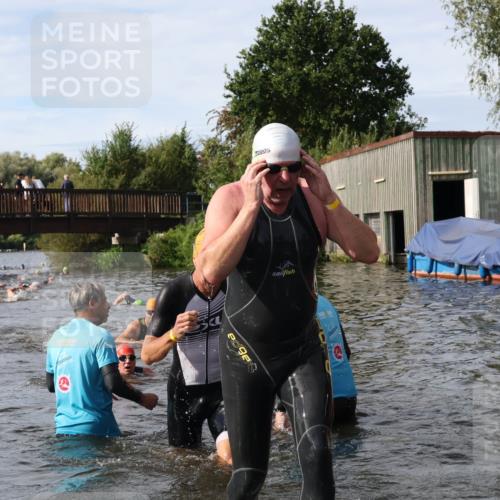 31.08.2025 - Elbe Triathlon Hamburg Luisa Fischer http://msf.ph/oto/8684887 31.08.2025 10:32:04 Schwimmen 1256, 1266, 1299, 1305, 1311 meine-sportfotos.de