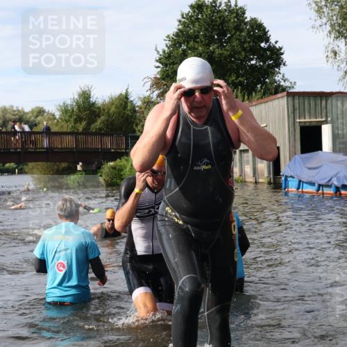 31.08.2025 - Elbe Triathlon Hamburg Luisa Fischer http://msf.ph/oto/8684888 31.08.2025 10:32:04 Schwimmen 1256, 1266, 1299, 1305, 1311 meine-sportfotos.de