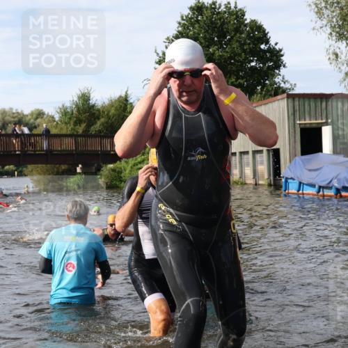 31.08.2025 - Elbe Triathlon Hamburg Luisa Fischer http://msf.ph/oto/8684889 31.08.2025 10:32:05 Schwimmen 1256, 1266, 1299, 1305, 1311 meine-sportfotos.de