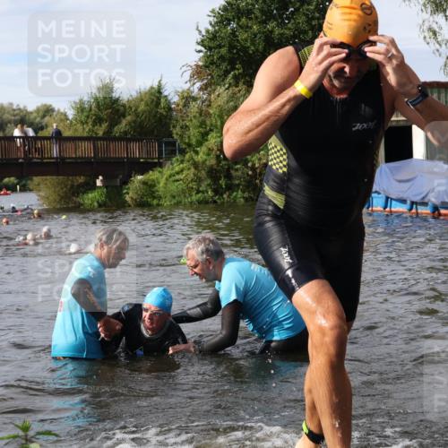 31.08.2025 - Elbe Triathlon Hamburg Luisa Fischer http://msf.ph/oto/8684919 31.08.2025 10:32:16 Schwimmen 1256, 1302, 1337 meine-sportfotos.de