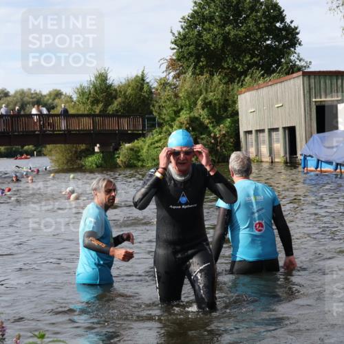 31.08.2025 - Elbe Triathlon Hamburg Luisa Fischer http://msf.ph/oto/8684926 31.08.2025 10:32:19 Schwimmen 1302, 1337 meine-sportfotos.de