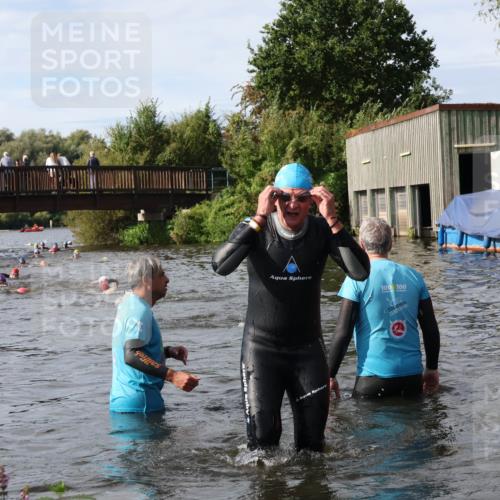 31.08.2025 - Elbe Triathlon Hamburg Luisa Fischer http://msf.ph/oto/8684927 31.08.2025 10:32:20 Schwimmen 1302, 1337 meine-sportfotos.de