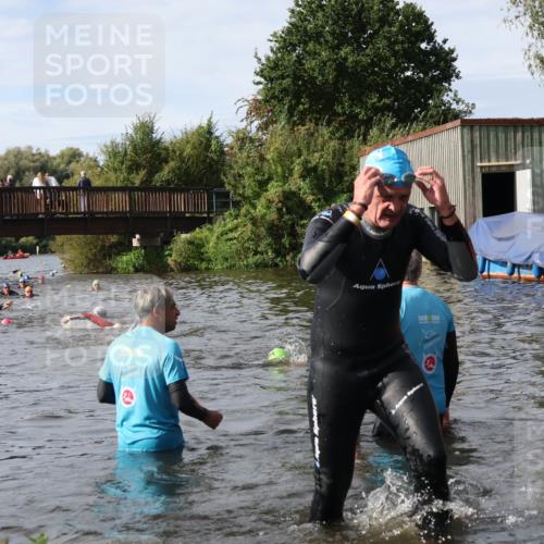 31.08.2025 - Elbe Triathlon Hamburg Luisa Fischer http://msf.ph/oto/8684933 31.08.2025 10:32:21 Schwimmen 1337 meine-sportfotos.de