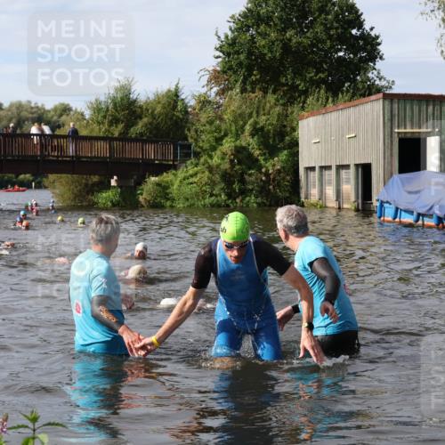 31.08.2025 - Elbe Triathlon Hamburg Luisa Fischer http://msf.ph/oto/8684937 31.08.2025 10:32:29 Schwimmen 1263, 1319 meine-sportfotos.de