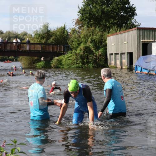 31.08.2025 - Elbe Triathlon Hamburg Luisa Fischer http://msf.ph/oto/8684938 31.08.2025 10:32:29 Schwimmen 1263, 1319 meine-sportfotos.de