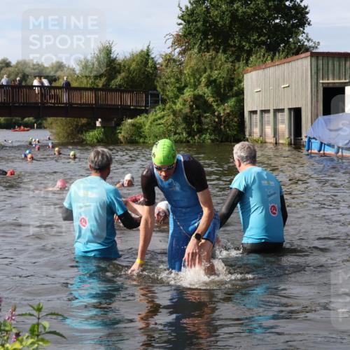 31.08.2025 - Elbe Triathlon Hamburg Luisa Fischer http://msf.ph/oto/8684939 31.08.2025 10:32:30 Schwimmen 1263, 1319 meine-sportfotos.de