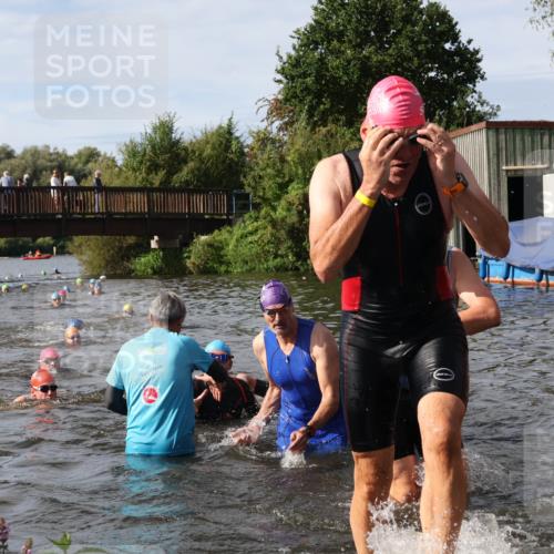 31.08.2025 - Elbe Triathlon Hamburg Luisa Fischer http://msf.ph/oto/8684996 31.08.2025 10:32:46 Schwimmen 1252, 1314, 1318, 1320, 1322, 1335 meine-sportfotos.de