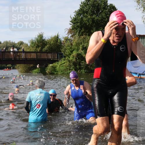 31.08.2025 - Elbe Triathlon Hamburg Luisa Fischer http://msf.ph/oto/8684997 31.08.2025 10:32:47 Schwimmen 1252, 1300, 1314, 1318, 1320, 1322 meine-sportfotos.de