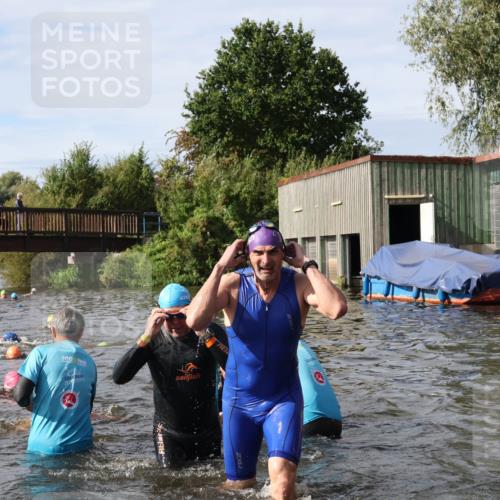 31.08.2025 - Elbe Triathlon Hamburg Luisa Fischer http://msf.ph/oto/8685005 31.08.2025 10:32:49 Schwimmen 1252, 1300, 1314, 1318, 1320, 1322 meine-sportfotos.de