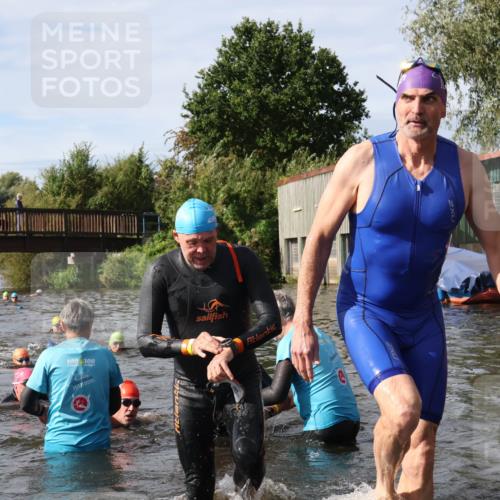 31.08.2025 - Elbe Triathlon Hamburg Luisa Fischer http://msf.ph/oto/8685014 31.08.2025 10:32:50 Schwimmen 1252, 1300, 1314, 1318, 1320, 1322 meine-sportfotos.de