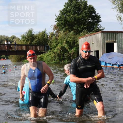 31.08.2025 - Elbe Triathlon Hamburg Luisa Fischer http://msf.ph/oto/8685026 31.08.2025 10:32:54 Schwimmen 1252, 1275, 1300, 1314, 1320 meine-sportfotos.de
