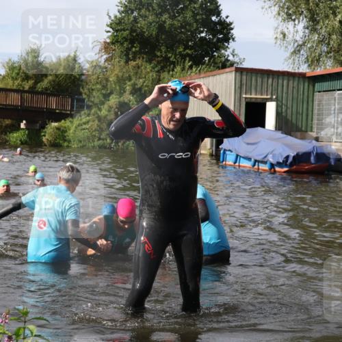 31.08.2025 - Elbe Triathlon Hamburg Luisa Fischer http://msf.ph/oto/8685095 31.08.2025 10:33:25 Schwimmen 1259, 1268, 1270, 1308 meine-sportfotos.de