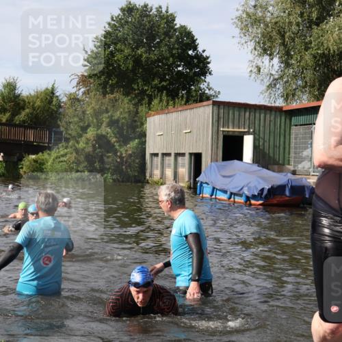 31.08.2025 - Elbe Triathlon Hamburg Luisa Fischer http://msf.ph/oto/8685122 31.08.2025 10:33:31 Schwimmen 1259, 1268, 1270, 1308, 1325 meine-sportfotos.de