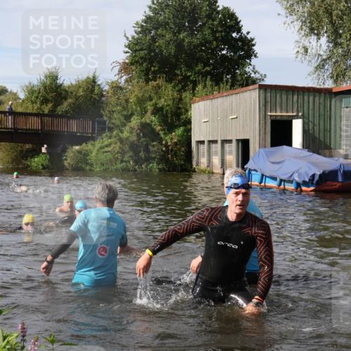 31.08.2025 - Elbe Triathlon Hamburg Luisa Fischer http://msf.ph/oto/8685125 31.08.2025 10:33:32 Schwimmen 1259, 1268, 1270, 1308, 1325 meine-sportfotos.de