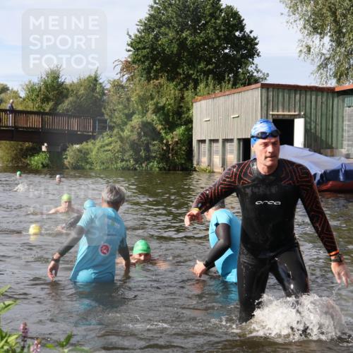 31.08.2025 - Elbe Triathlon Hamburg Luisa Fischer http://msf.ph/oto/8685131 31.08.2025 10:33:33 Schwimmen 1259, 1268, 1270, 1308, 1325 meine-sportfotos.de