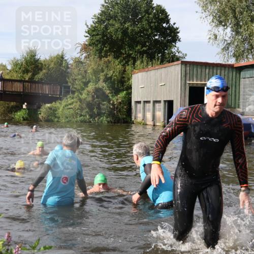 31.08.2025 - Elbe Triathlon Hamburg Luisa Fischer http://msf.ph/oto/8685132 31.08.2025 10:33:33 Schwimmen 1259, 1268, 1270, 1308, 1325 meine-sportfotos.de