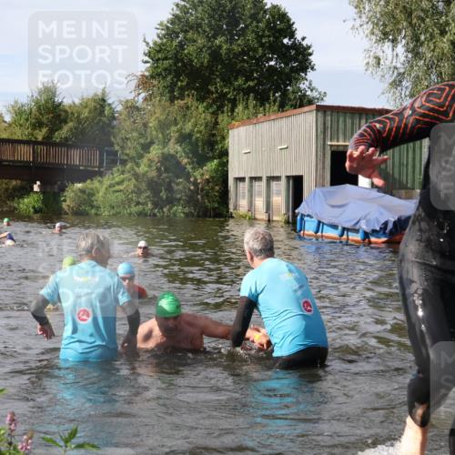 31.08.2025 - Elbe Triathlon Hamburg Luisa Fischer http://msf.ph/oto/8685139 31.08.2025 10:33:34 Schwimmen 1259, 1268, 1270, 1308, 1325 meine-sportfotos.de