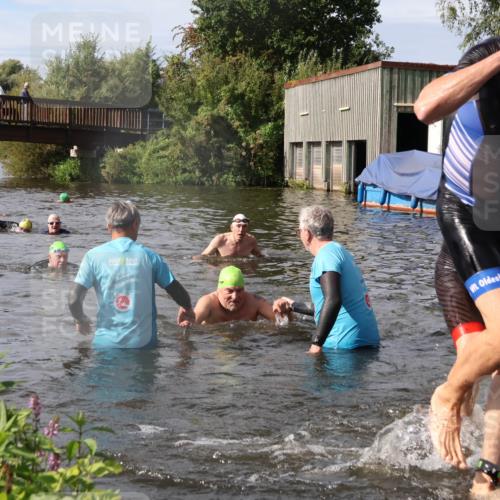31.08.2025 - Elbe Triathlon Hamburg Luisa Fischer http://msf.ph/oto/8685176 31.08.2025 10:33:44 Schwimmen 1313, 1316, 1340 meine-sportfotos.de