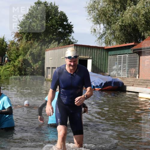 31.08.2025 - Elbe Triathlon Hamburg Luisa Fischer http://msf.ph/oto/8685221 31.08.2025 10:34:05 Schwimmen 1267, 1328, 1343 meine-sportfotos.de