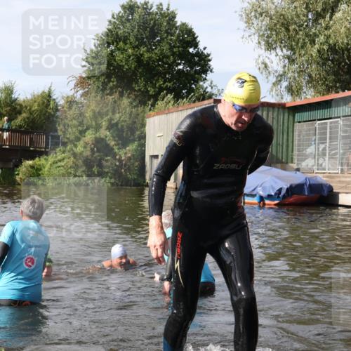 31.08.2025 - Elbe Triathlon Hamburg Luisa Fischer http://msf.ph/oto/8685238 31.08.2025 10:34:08 Schwimmen 1267, 1290, 1328, 1342 meine-sportfotos.de