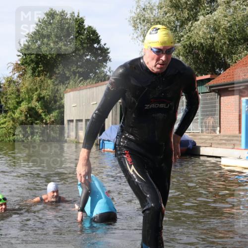31.08.2025 - Elbe Triathlon Hamburg Luisa Fischer http://msf.ph/oto/8685241 31.08.2025 10:34:09 Schwimmen 1267, 1290, 1328, 1342 meine-sportfotos.de