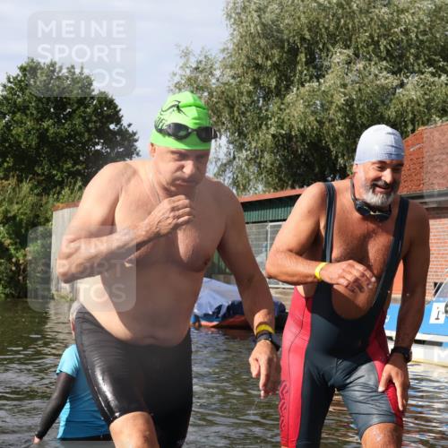 31.08.2025 - Elbe Triathlon Hamburg Luisa Fischer http://msf.ph/oto/8685244 31.08.2025 10:34:16 Schwimmen 1290, 1342 meine-sportfotos.de
