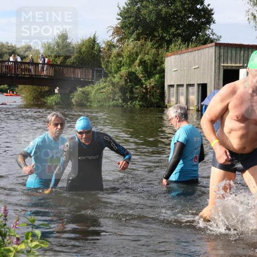 31.08.2025 - Elbe Triathlon Hamburg Luisa Fischer http://msf.ph/oto/8685257 31.08.2025 10:34:25 Schwimmen 1276, 1339 meine-sportfotos.de
