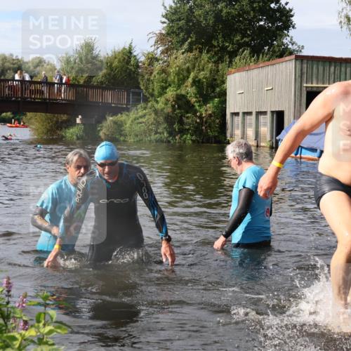 31.08.2025 - Elbe Triathlon Hamburg Luisa Fischer http://msf.ph/oto/8685259 31.08.2025 10:34:25 Schwimmen 1276, 1339 meine-sportfotos.de