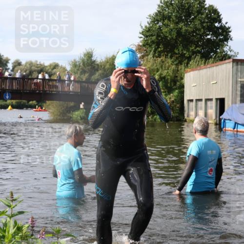 31.08.2025 - Elbe Triathlon Hamburg Luisa Fischer http://msf.ph/oto/8685268 31.08.2025 10:34:28 Schwimmen 1276, 1339 meine-sportfotos.de
