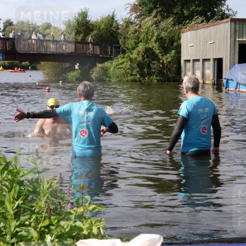 31.08.2025 - Elbe Triathlon Hamburg Luisa Fischer http://msf.ph/oto/8685277 31.08.2025 10:35:09 Schwimmen  meine-sportfotos.de