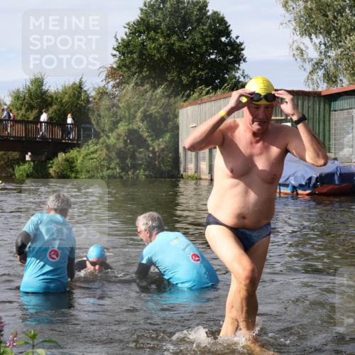 31.08.2025 - Elbe Triathlon Hamburg Luisa Fischer http://msf.ph/oto/8685310 31.08.2025 10:35:17 Schwimmen 1294, 1333 meine-sportfotos.de