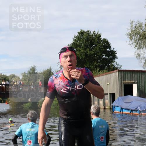 31.08.2025 - Elbe Triathlon Hamburg Luisa Fischer http://msf.ph/oto/8685358 31.08.2025 10:35:51 Schwimmen 1289 meine-sportfotos.de