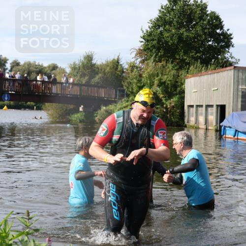 31.08.2025 - Elbe Triathlon Hamburg Luisa Fischer http://msf.ph/oto/8685361 31.08.2025 10:36:15 Schwimmen 1271, 1284 meine-sportfotos.de
