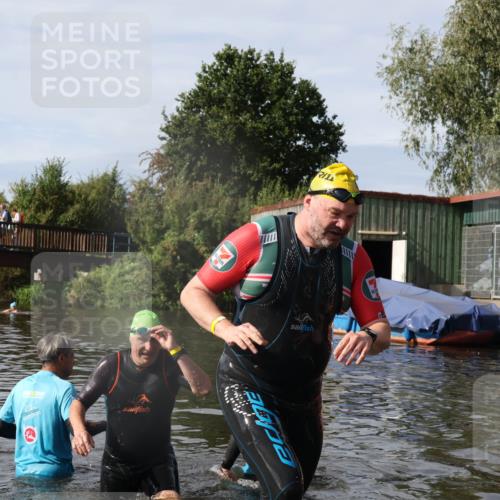 31.08.2025 - Elbe Triathlon Hamburg Luisa Fischer http://msf.ph/oto/8685367 31.08.2025 10:36:16 Schwimmen 1271, 1284 meine-sportfotos.de