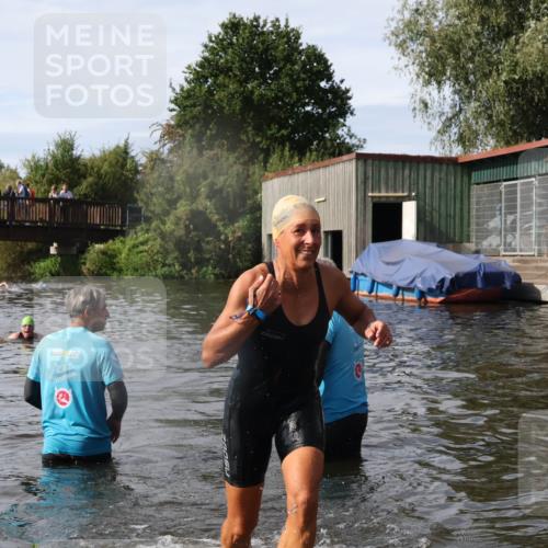 31.08.2025 - Elbe Triathlon Hamburg Luisa Fischer http://msf.ph/oto/8685448 31.08.2025 10:38:10 Schwimmen 1480 meine-sportfotos.de