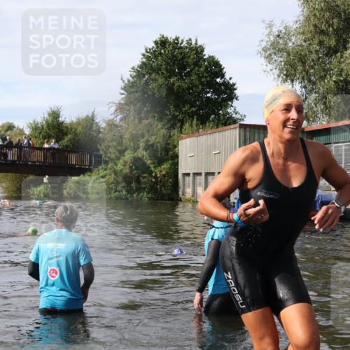 31.08.2025 - Elbe Triathlon Hamburg Luisa Fischer http://msf.ph/oto/8685452 31.08.2025 10:38:10 Schwimmen 1480 meine-sportfotos.de