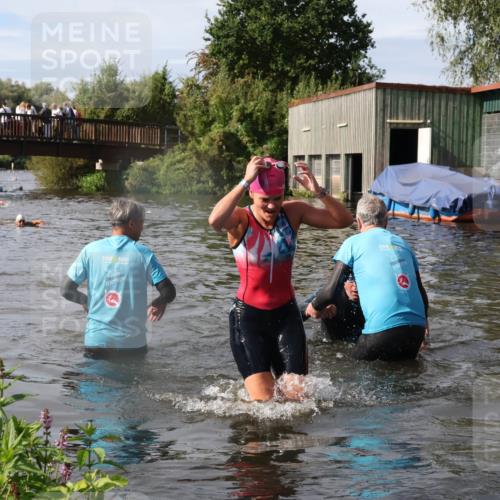 31.08.2025 - Elbe Triathlon Hamburg Luisa Fischer http://msf.ph/oto/8685456 31.08.2025 10:38:22 Schwimmen 1285, 1364 meine-sportfotos.de
