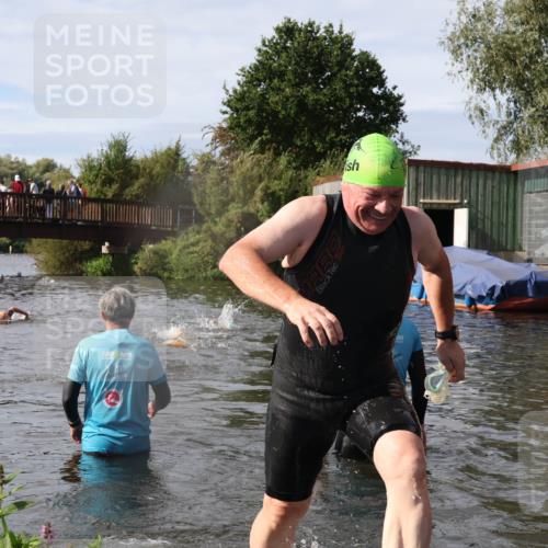 31.08.2025 - Elbe Triathlon Hamburg Luisa Fischer http://msf.ph/oto/8685486 31.08.2025 10:38:34 Schwimmen 1324, 1496 meine-sportfotos.de