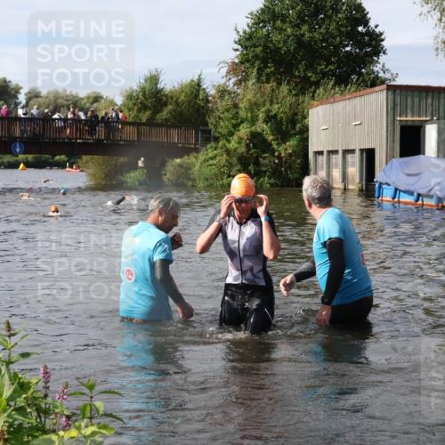 31.08.2025 - Elbe Triathlon Hamburg Luisa Fischer http://msf.ph/oto/8685528 31.08.2025 10:38:53 Schwimmen 1354, 1424 meine-sportfotos.de