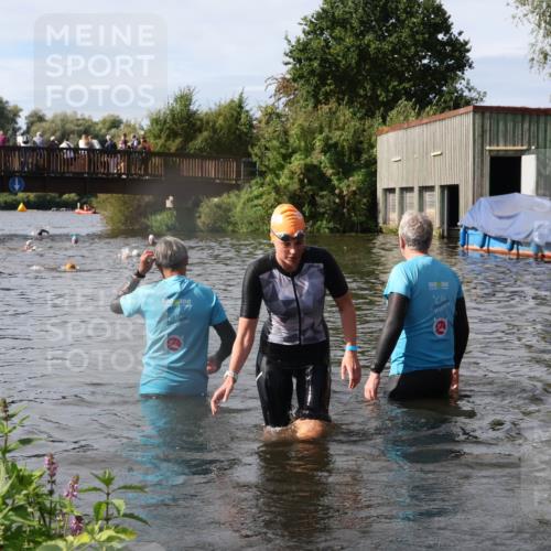 31.08.2025 - Elbe Triathlon Hamburg Luisa Fischer http://msf.ph/oto/8685534 31.08.2025 10:38:55 Schwimmen 1354, 1424 meine-sportfotos.de