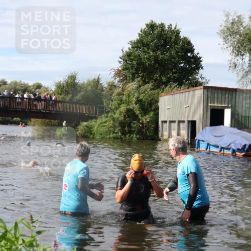 31.08.2025 - Elbe Triathlon Hamburg Luisa Fischer http://msf.ph/oto/8685542 31.08.2025 10:39:13 Schwimmen 1371 meine-sportfotos.de