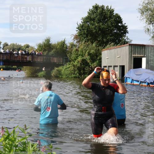 31.08.2025 - Elbe Triathlon Hamburg Luisa Fischer http://msf.ph/oto/8685548 31.08.2025 10:39:15 Schwimmen 1371, 1483 meine-sportfotos.de