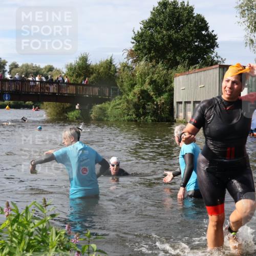 31.08.2025 - Elbe Triathlon Hamburg Luisa Fischer http://msf.ph/oto/8685555 31.08.2025 10:39:16 Schwimmen 1371, 1483 meine-sportfotos.de