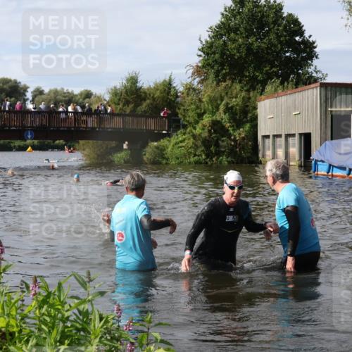31.08.2025 - Elbe Triathlon Hamburg Luisa Fischer http://msf.ph/oto/8685558 31.08.2025 10:39:20 Schwimmen 1371, 1419, 1483 meine-sportfotos.de