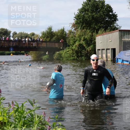 31.08.2025 - Elbe Triathlon Hamburg Luisa Fischer http://msf.ph/oto/8685563 31.08.2025 10:39:21 Schwimmen 1371, 1419, 1483 meine-sportfotos.de