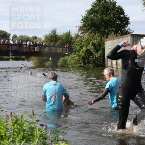 31.08.2025 - Elbe Triathlon Hamburg Luisa Fischer http://msf.ph/oto/8685570 31.08.2025 10:39:22 Schwimmen 1419, 1483 meine-sportfotos.de