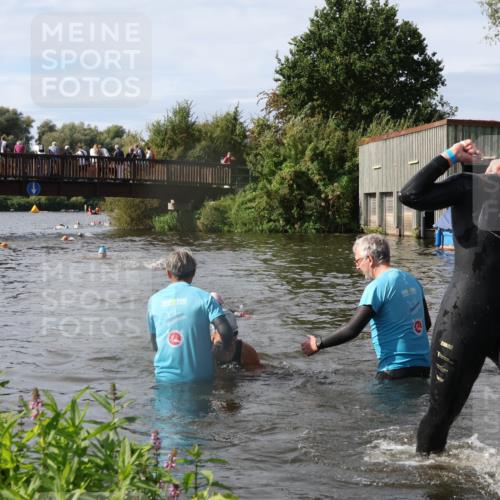 31.08.2025 - Elbe Triathlon Hamburg Luisa Fischer http://msf.ph/oto/8685573 31.08.2025 10:39:23 Schwimmen 1419, 1483 meine-sportfotos.de