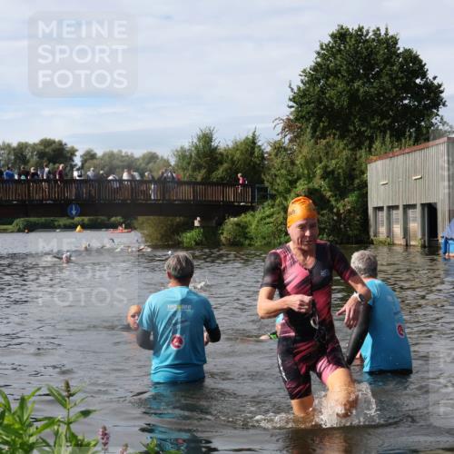 31.08.2025 - Elbe Triathlon Hamburg Luisa Fischer http://msf.ph/oto/8685618 31.08.2025 10:39:58 Schwimmen 1295, 1488 meine-sportfotos.de